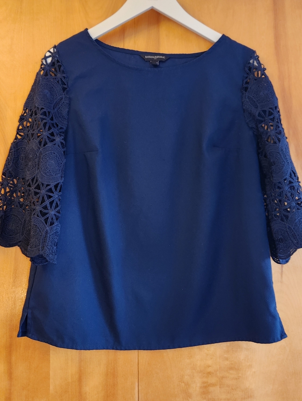 Banana Republic Women's Lace Sleeve Blouse in Navy, Size XS